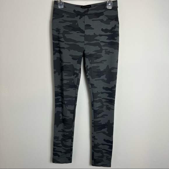 Sanctuary Pants - Sanctuary Gray Camo Slim Leg Pull On Pants Jeggings-Size Small